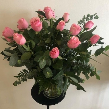 12 Pink Roses